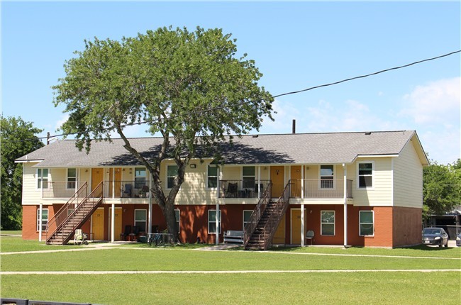 Refugio Apartments - JL Gray